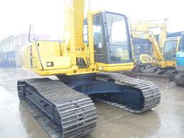 cat-earthmoving-glass cat-earthmoving-glass